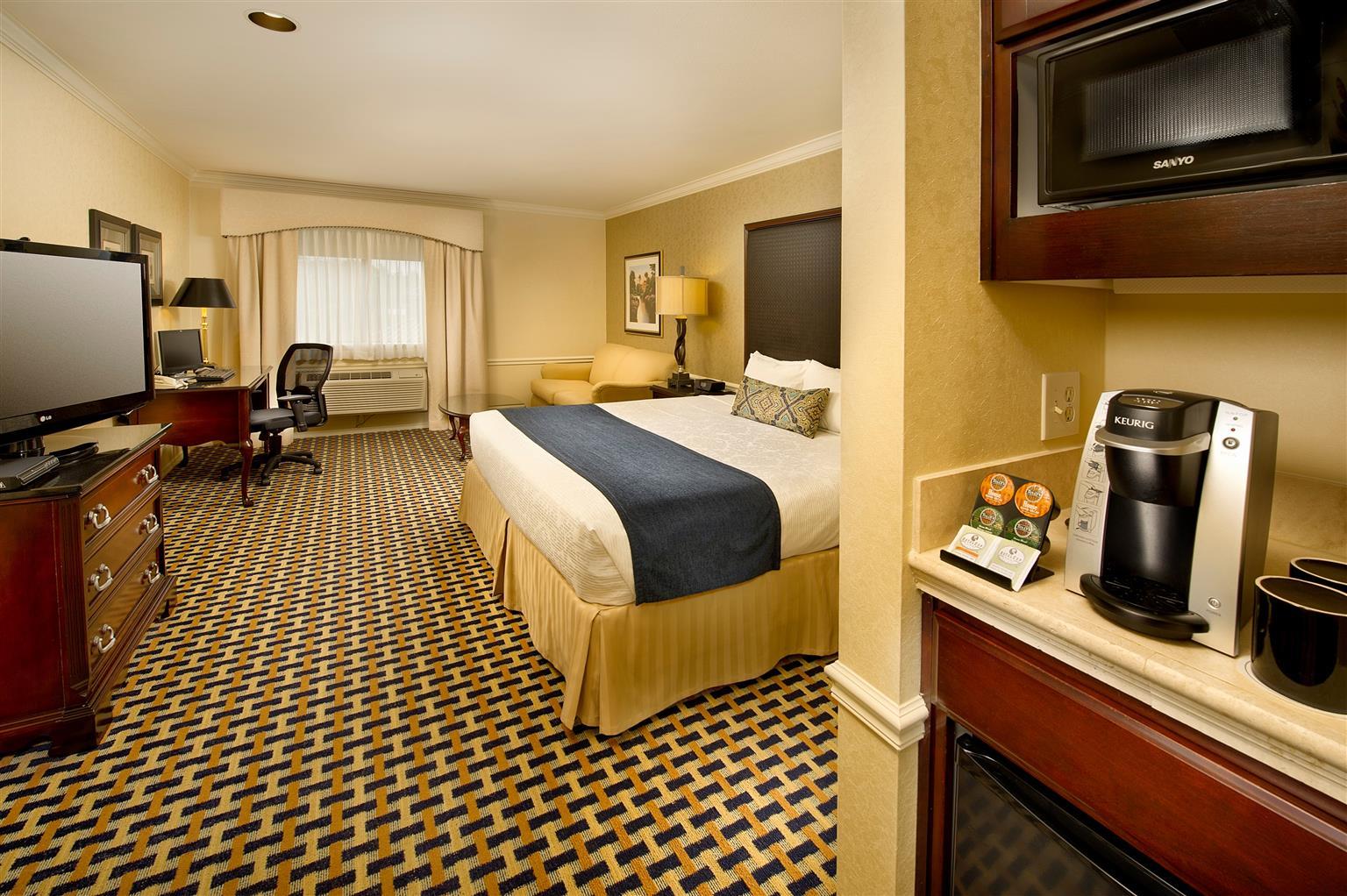 Best Western Plus Plaza Hotel & Conference Center Puyallup Esterno foto